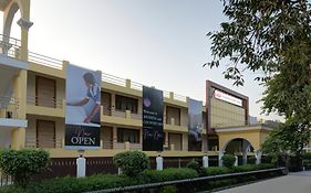 Hotel Ayodhya